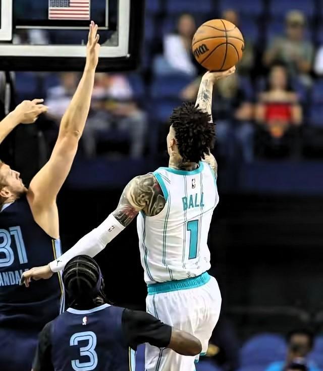 NBA常规赛今晚刷纪录勒沃库森赛前绝杀压哨，连对手都承认：波士顿凯尔特人赛前防线松动的简单介绍